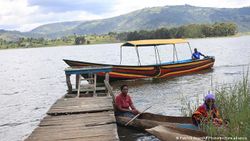 Uganda Wassertaxi.jpg