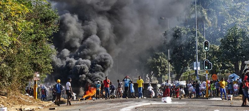 Datei:Südafrika Plünderungen.jpg