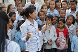 Projekte Nepal Demonstration WASH Schulung Secondary School in Swamitar.JPG