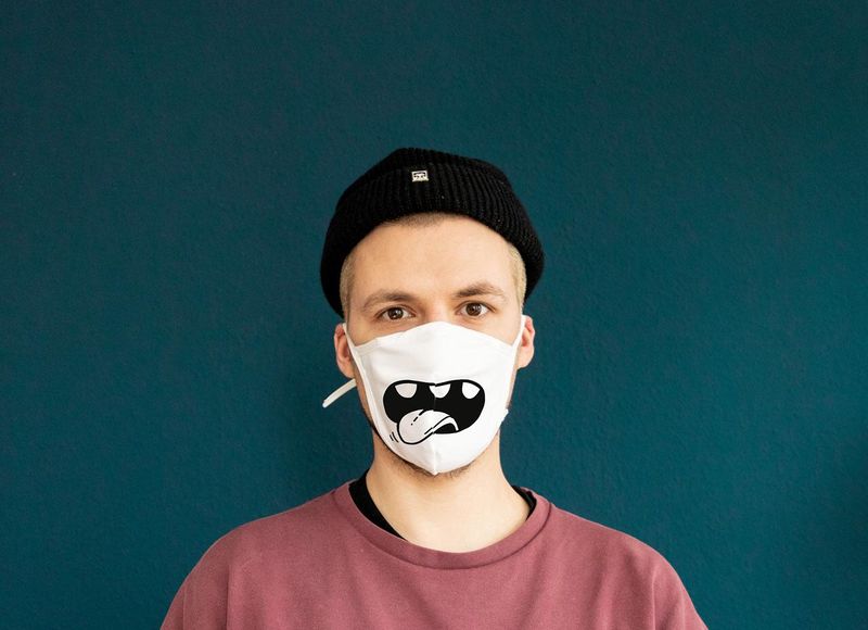 Datei:Maske Goldeimer.jpg